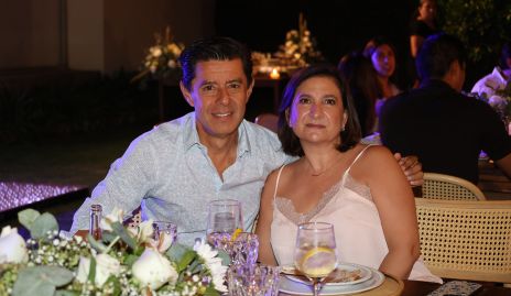  Andrés Martínez y Mary Tere Cadena.