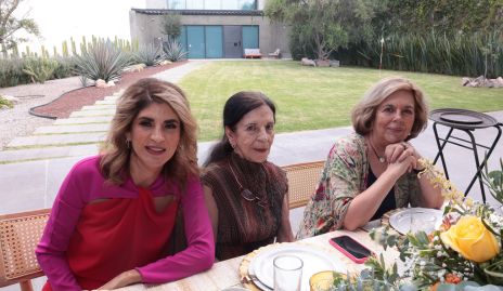  Roció Güemes, Pilar Güemes y Josefina Güemes.
