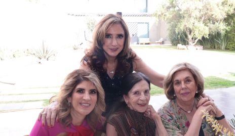  Rocío Güemes, Martha Abud, Pilar Güemes y Josefina Güemes.