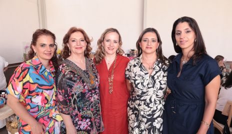  Alejandra León, María Elena Abud, María Elena, Fernanda y Elizabeth León.