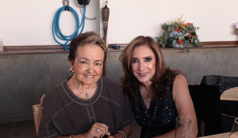  Rosa Elia Mebius y Martha Abud.