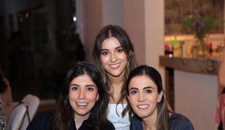  Paola Dávila, Car y Olivia Abud.