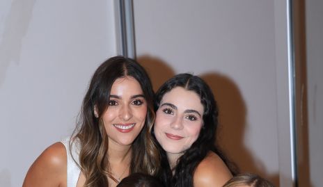  Car, Sigrid Zendejas, Úrsula y Estef Leija.