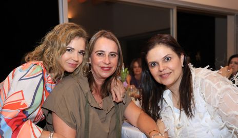  Sigrid Zendejas, Merichell Galarza y Ceci Ponce.