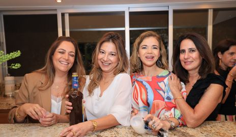  Claudia Altamirano, Yolanda Puga, Sigrid Werge y Ana Paula Gutiérrez.