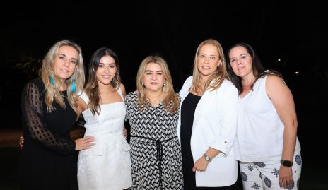  Mónica Torres, Car, Carmenchu, Mariana Torres y Pilar Torres.