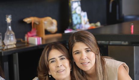  Sandra Galván con su hija Marifer Leal.