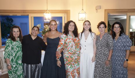 Lety Pérez, Dalel Kasis, Marily de Tobías, Gina Guerrero, Ale Morales, Ana Hunter y Rebeca Castillo.