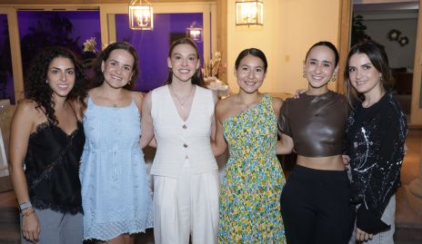  Regina Oliva, Mariana Romo, Ale Morales Hunter, Andrea Alfaro, Kaori Delgado y Cecilia Desouches.