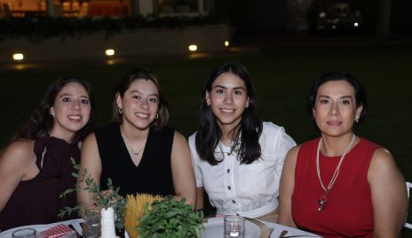  Ana Morales, Bárbara Corona, María Fernanda Corona y Bárbara Morales.