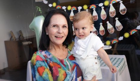  Cecilia Jiménez con su nieto Joaquín Hernández.