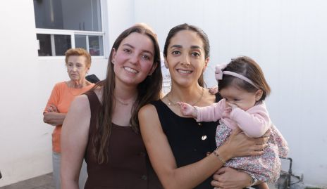  Marisol González, Moni Villanueva y Triana Serrano.