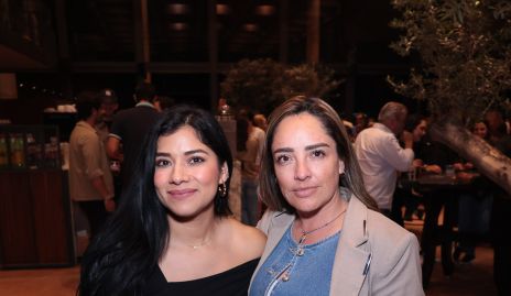  Yael García y Karen Corona.