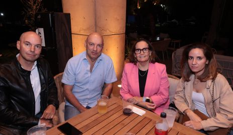  Alejandro González, Carlos González, Gabriela Villanueva e Ifi Guemes.