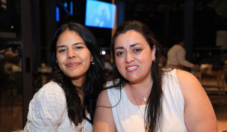  Alexa Ramírez y Rocío Acebo.