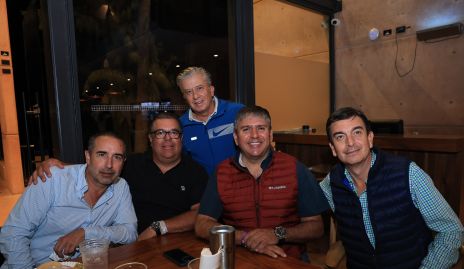  Alejandro Elizondo, Carlos Esparza, Jorge Gómez, Juan Ariel Reyes y Oscar Silos.