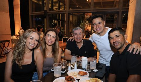  Jacqueline, Alexia Mendoza, Miguel Kury, Israel García y Leonardo Reaño.