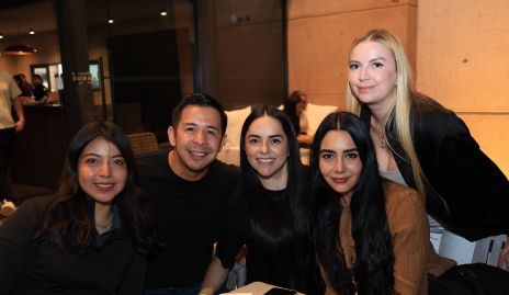  Mariana Rodríguez, Jean Paul Ortega, Paola Arpayan y Estefanía Espinoza.