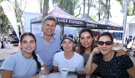  María José Medina, Galo Galván, Marcela Alcalde, Lorena Torres y Paulina Vivanco.