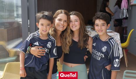 Jerónimo Lozano, Ana Alvarado, Inés Lozano y Rodrigo Lozano.