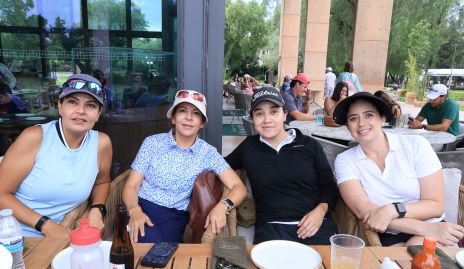  Kikis Fernández, Liliana Fernández, Mariana Acebo y Mari Fer Mendizábal.
