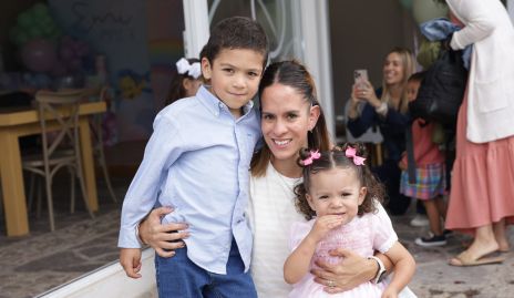  Mariano Moya, Mariana Castillo y María José Moya.