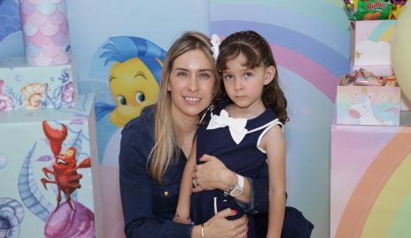  Gaby Alvarado y Alessa Zamanillo.