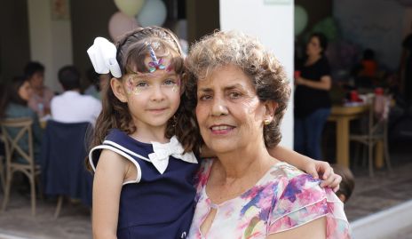  Alessa Zamanillo y María del Carmen Torres Corzo.