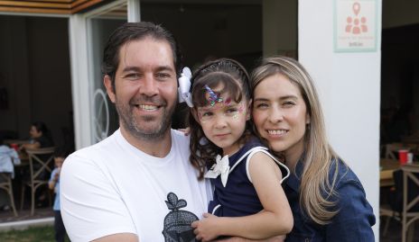  Alejandro Zamanillo, Alessa Zamanillo y Gaby Alvarado.