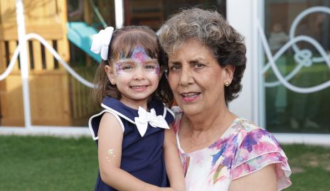  Emilia Zamanillo y María del Carmen Torres Corzo.
