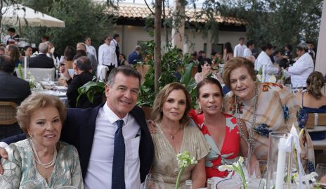  Familia Del Valle.