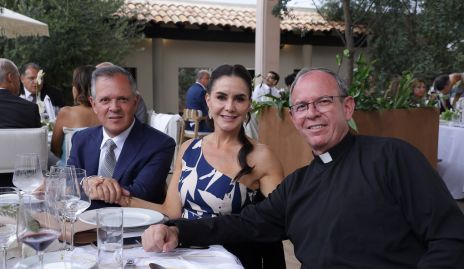  Jorge Del Valle, María Gracia Aguinaga y Padre Gabriel Del Valle.