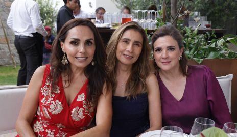  Marianela Villanueva, Claudia Quijano y Alejandra Acebo.