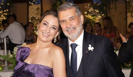  Gloria Martínez y José Luis Leiva papás del novio.