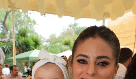  Verónica Romero con su hija Verónica Torres.