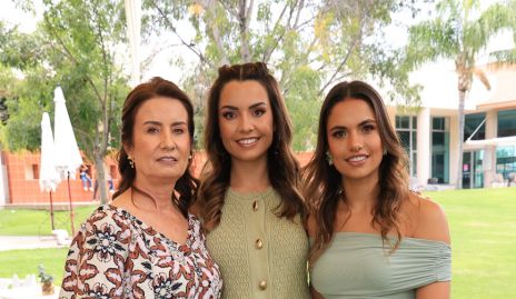  Gabriela Andrés con sus hijas Gabriela y Marcela Díaz Infante.