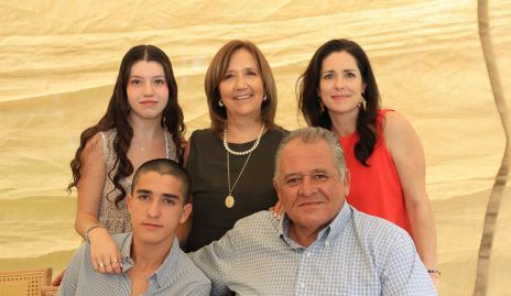  Ana Tere Enríquez, Armida César,  Daniela Villaseñor, Pato Enríquez y Federico Enríquez.