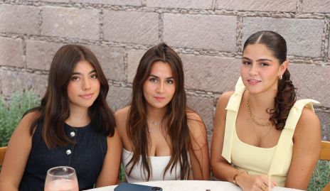  Paulina Acebo, Valentina Aguilar y María Paula Vera.