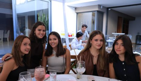 Ana Sofía García, Ximena Raitarsky, Regina Zermeño, Martina Castro y Paulina Acebo.