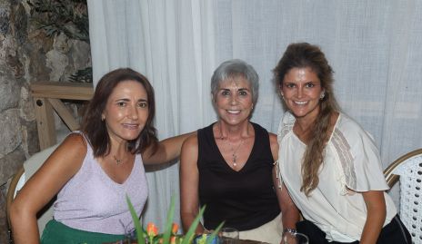  María José Abaroa, Chilín Corrimpio y Lourdes López.