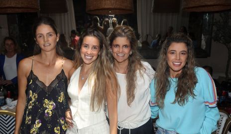  Las hermanas María José, Ana Paula, Lourdes y Sofía López Herrera.