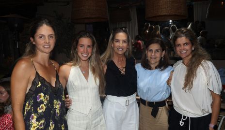  María José López, Ana Paula López, Elizabeth Eichelmann, Luchi Castelo y Lourdes López.