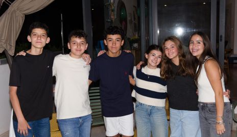  Juan Pablo Saiz, Andrés González, Alis Ayún, Zoé Escalante, Inés Lozano y Sofía Balbontín.