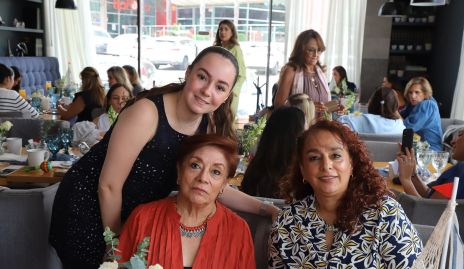  Ana Edith Castillo, María Eugenia Orduña y María Elena Baltazar.