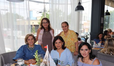  Tita Ruiz, Janeth Dávalos, Dolores Lastras y Fantina Mirabal.