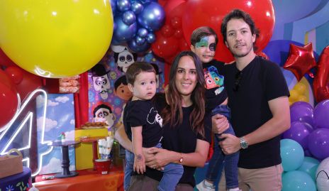  Carlo Dibildox, Clau Antunes, Mauricio Dibildox y Luca Dibildox.