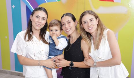  María José Treviño, Gerónimo Lozano, Ximena Treviño y Elizabeth Treviño.