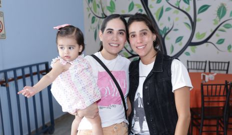  Marina Iga, Mariana Rodríguez y Daniela Lavín.