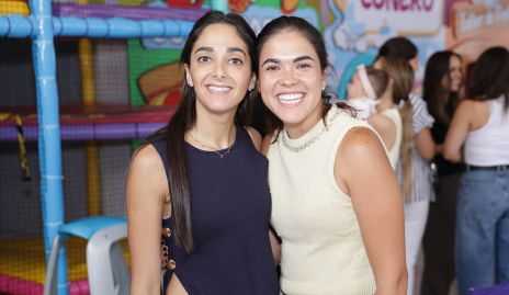  Isabel Villanueva y Yuli Valle.