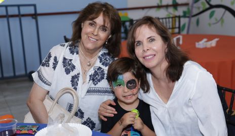  María Eugenia Martínez, Luca Dibildox y Claudia Castro.
